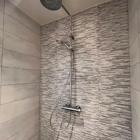 Au Pied Des Vignes Daire